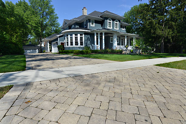 Best Driveway Paving Contractor  in Lindenhurst, NY