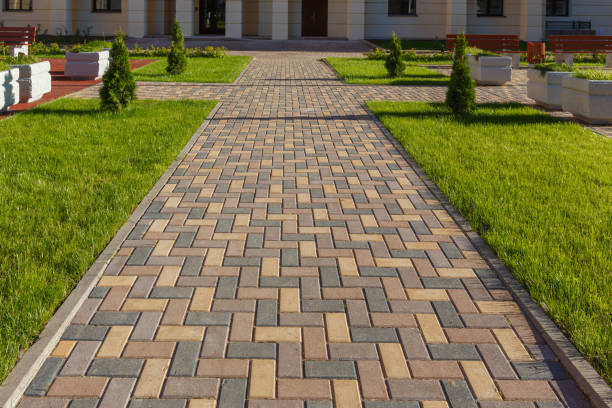 Best Decorative Driveway Pavers  in Lindenhurst, NY